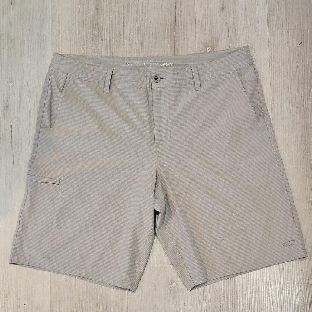 O'Neill Gray Flat Front Shorts Size 38 Lightweight Casual Wear